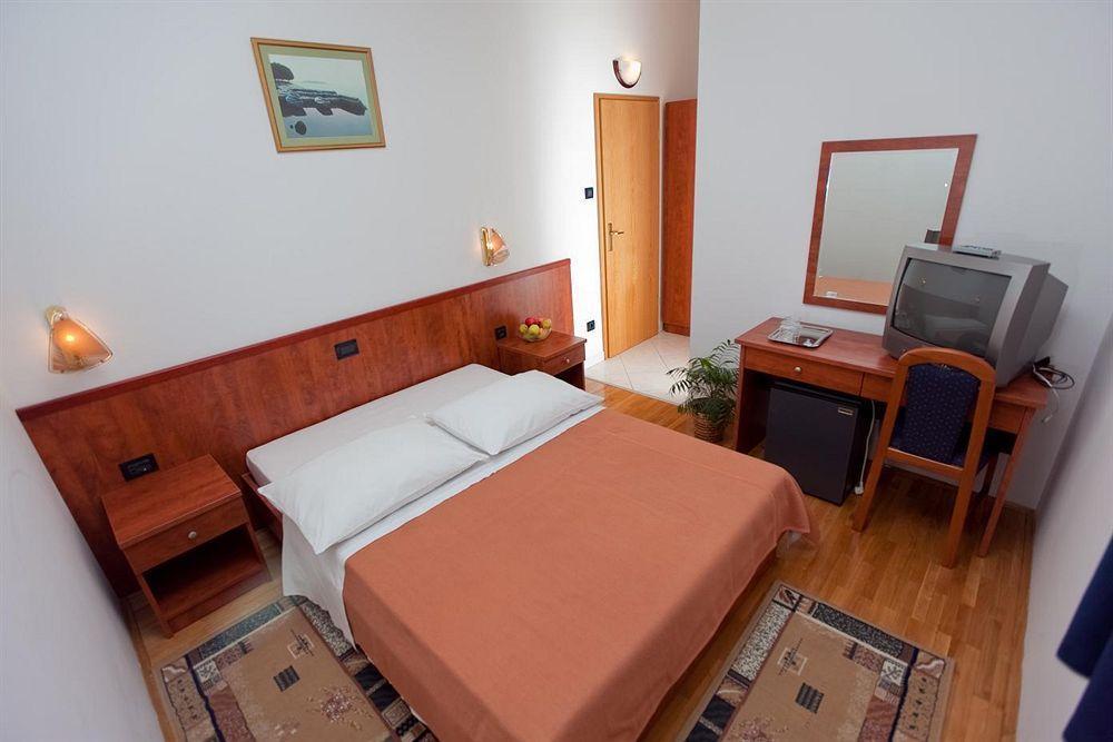 Villa Vinka Tucepi Bagian luar foto