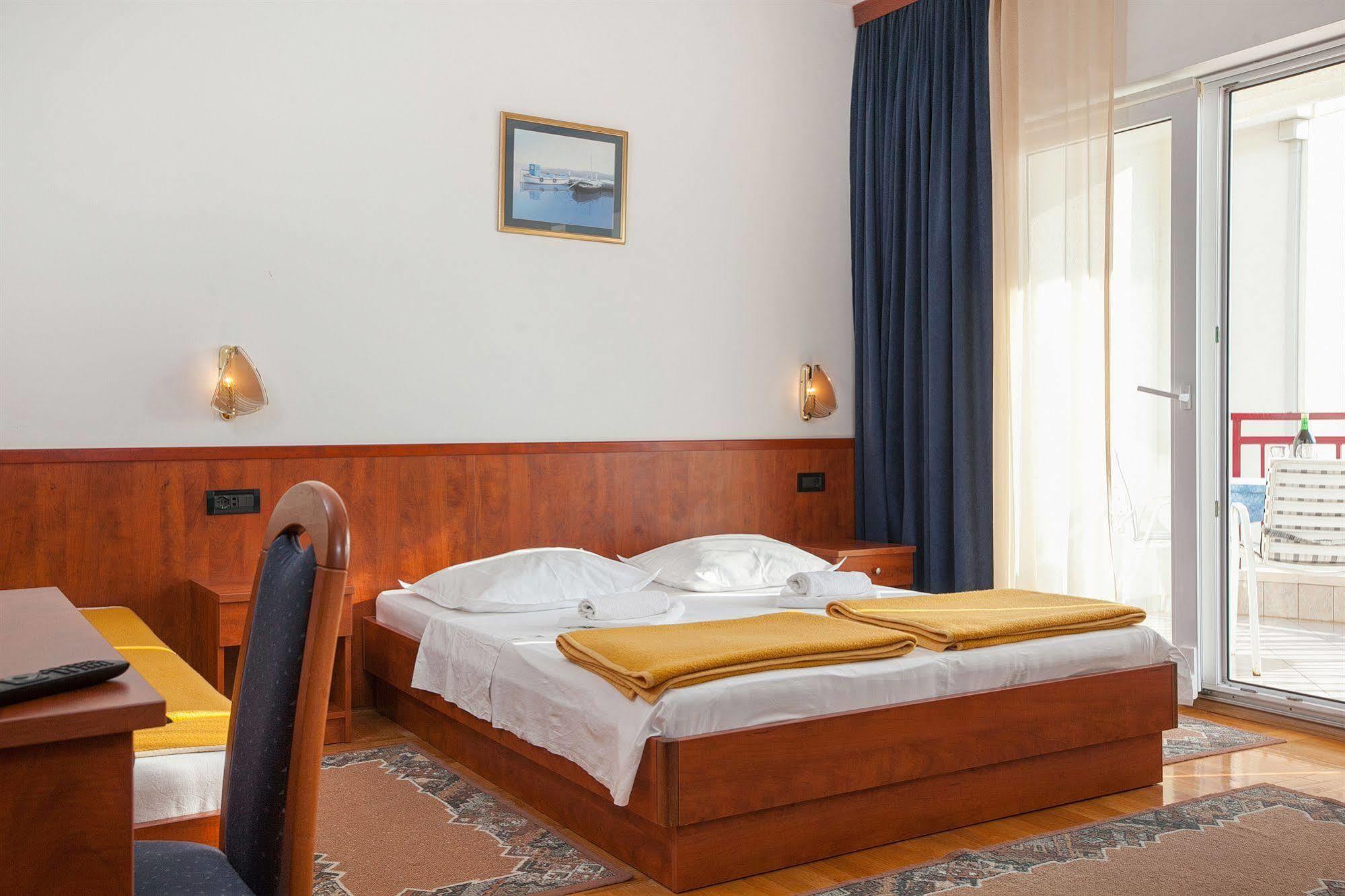 Villa Vinka Tucepi Bagian luar foto