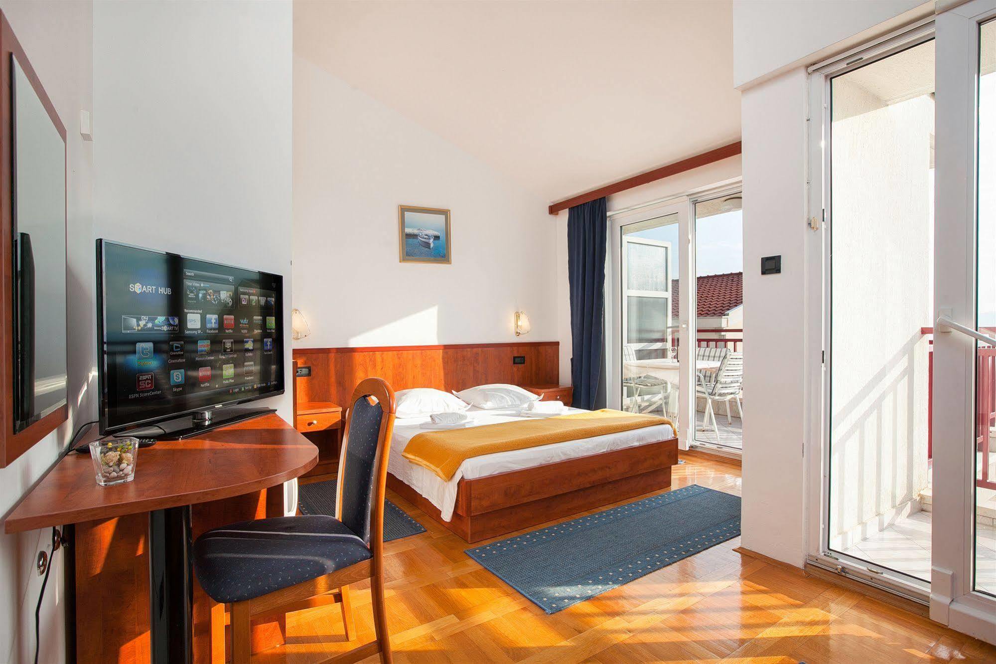 Villa Vinka Tucepi Bagian luar foto