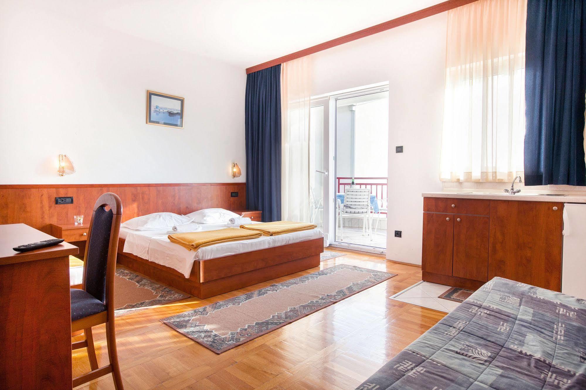 Villa Vinka Tucepi Bagian luar foto