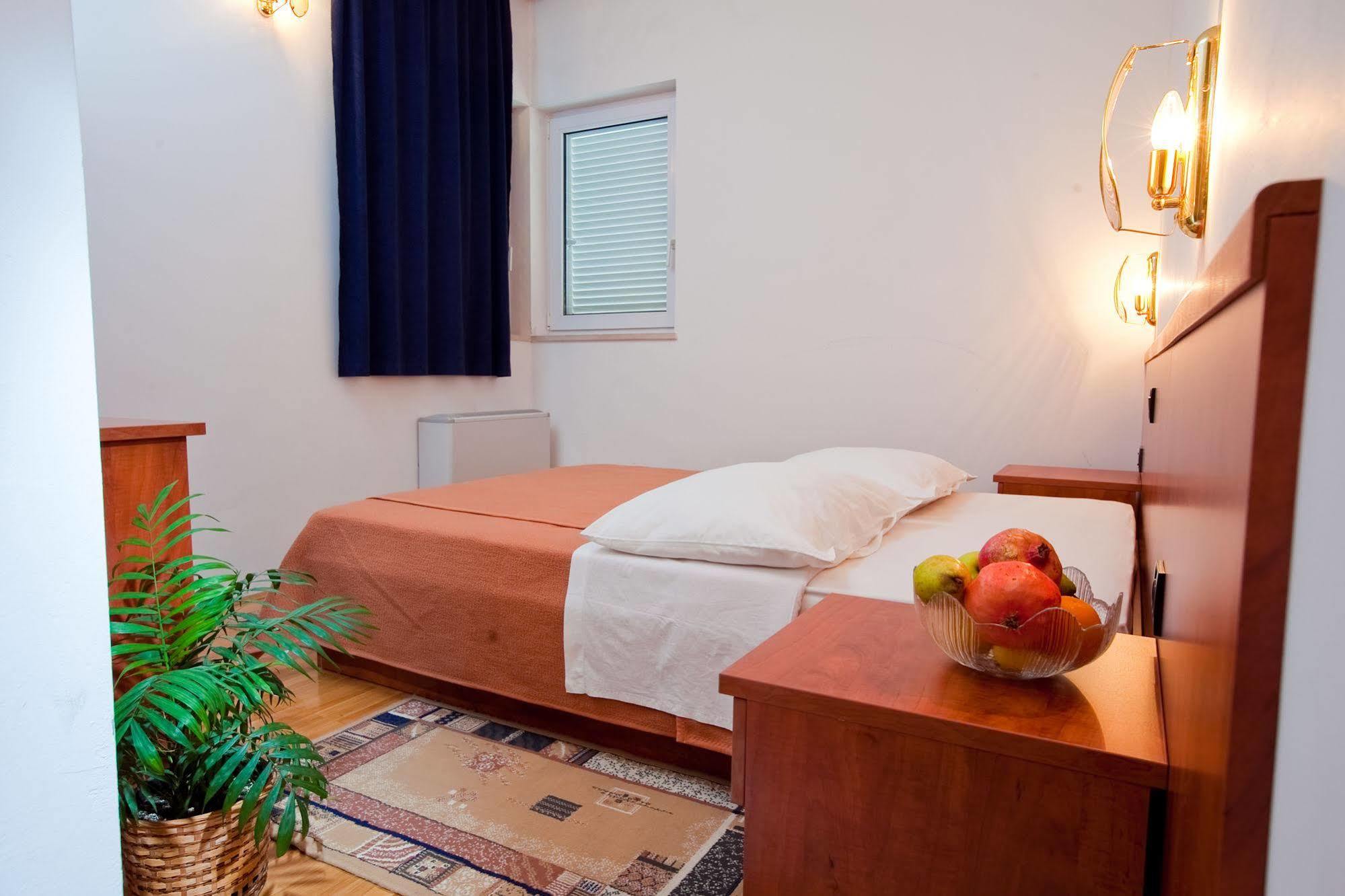 Villa Vinka Tucepi Bagian luar foto