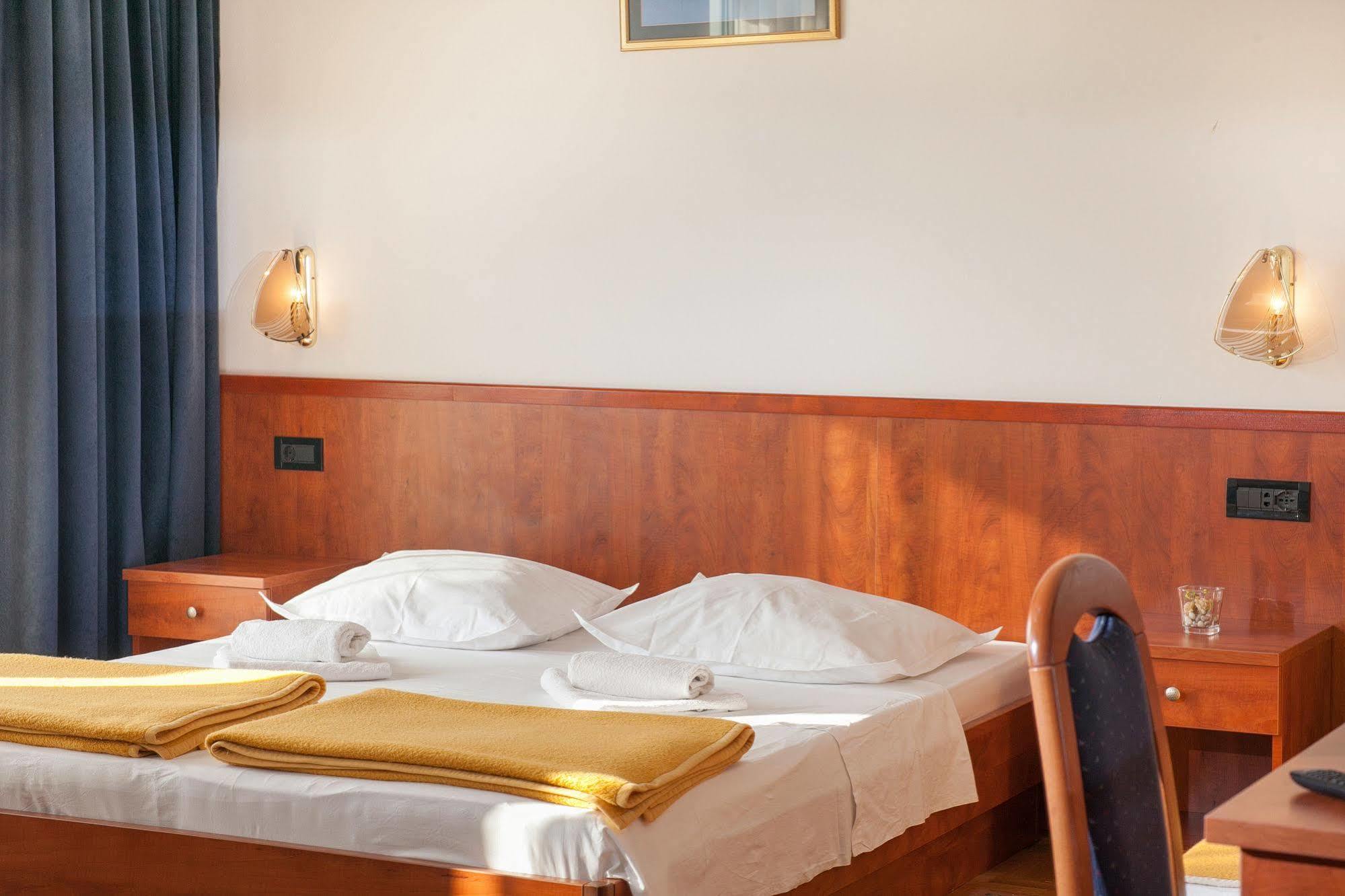 Villa Vinka Tucepi Bagian luar foto